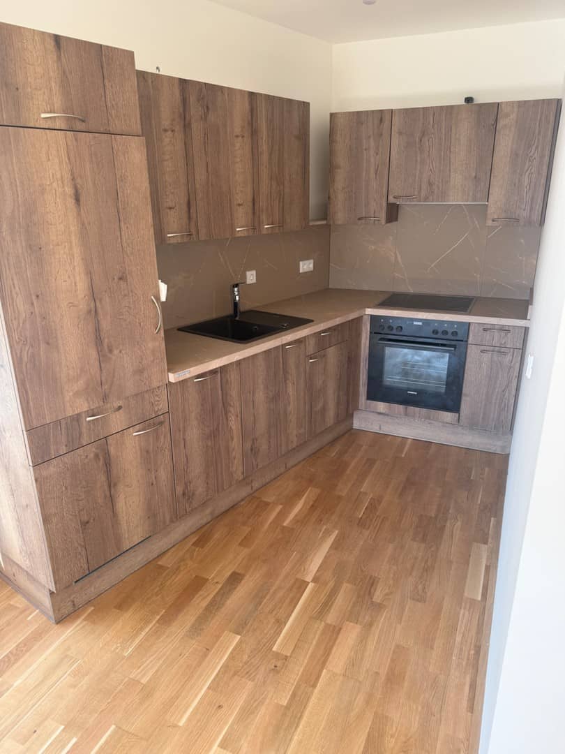 Helle Wohnung mit Loggia nahe Keplerplatz