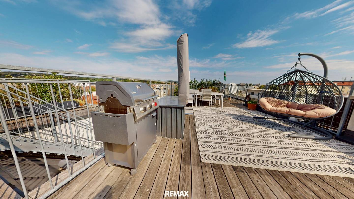 Attic Maisonette with 360° Roof Terrace