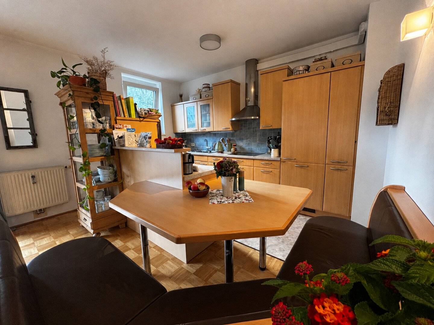 Quiet living with green view and special features