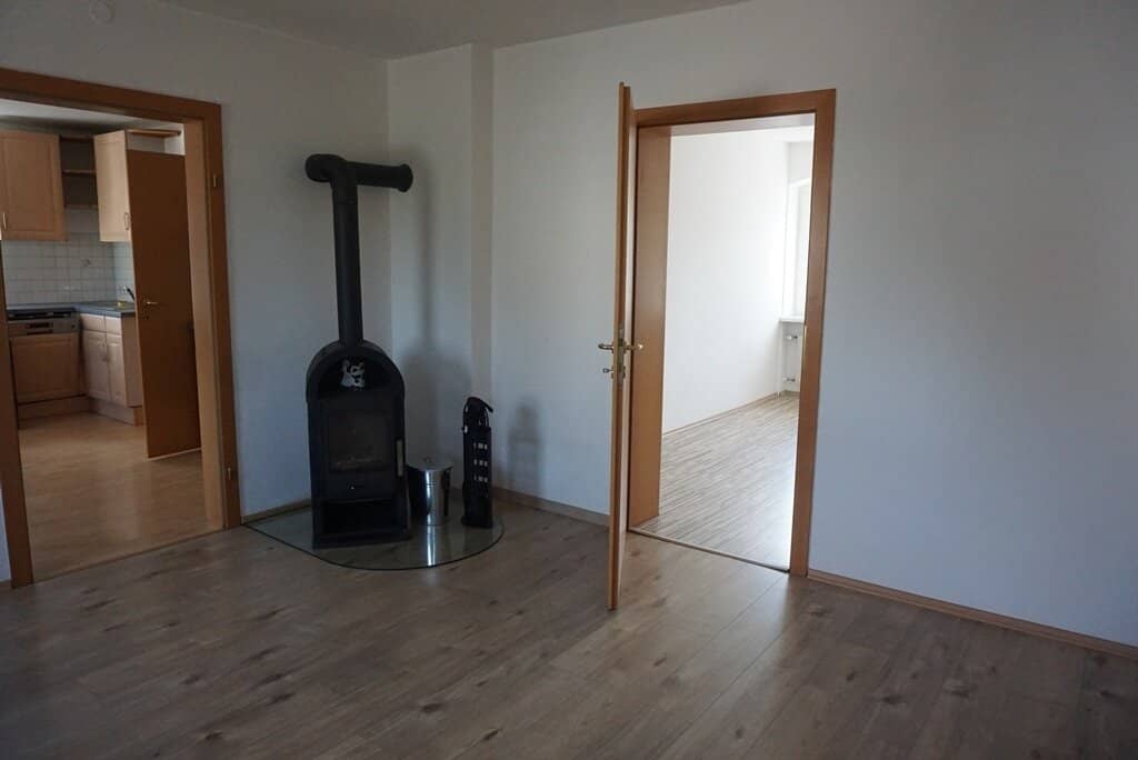 Coming soon: gepflegtes Zweifamilienwohnhaus mit Nebengebäude und Garage