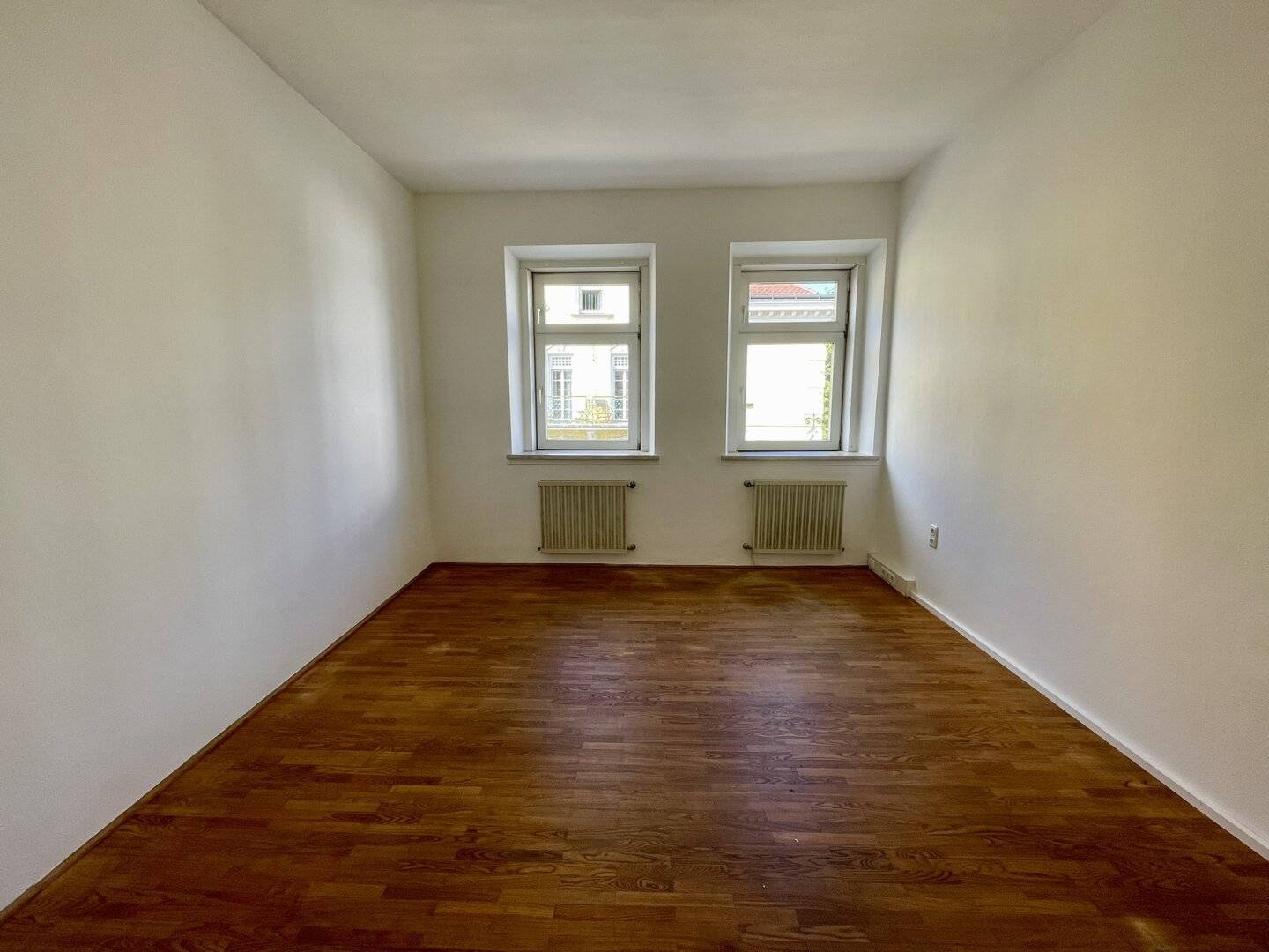 Teilsanierte 3-Zimmer-Altbauwohnung – Salzburg / Lehen