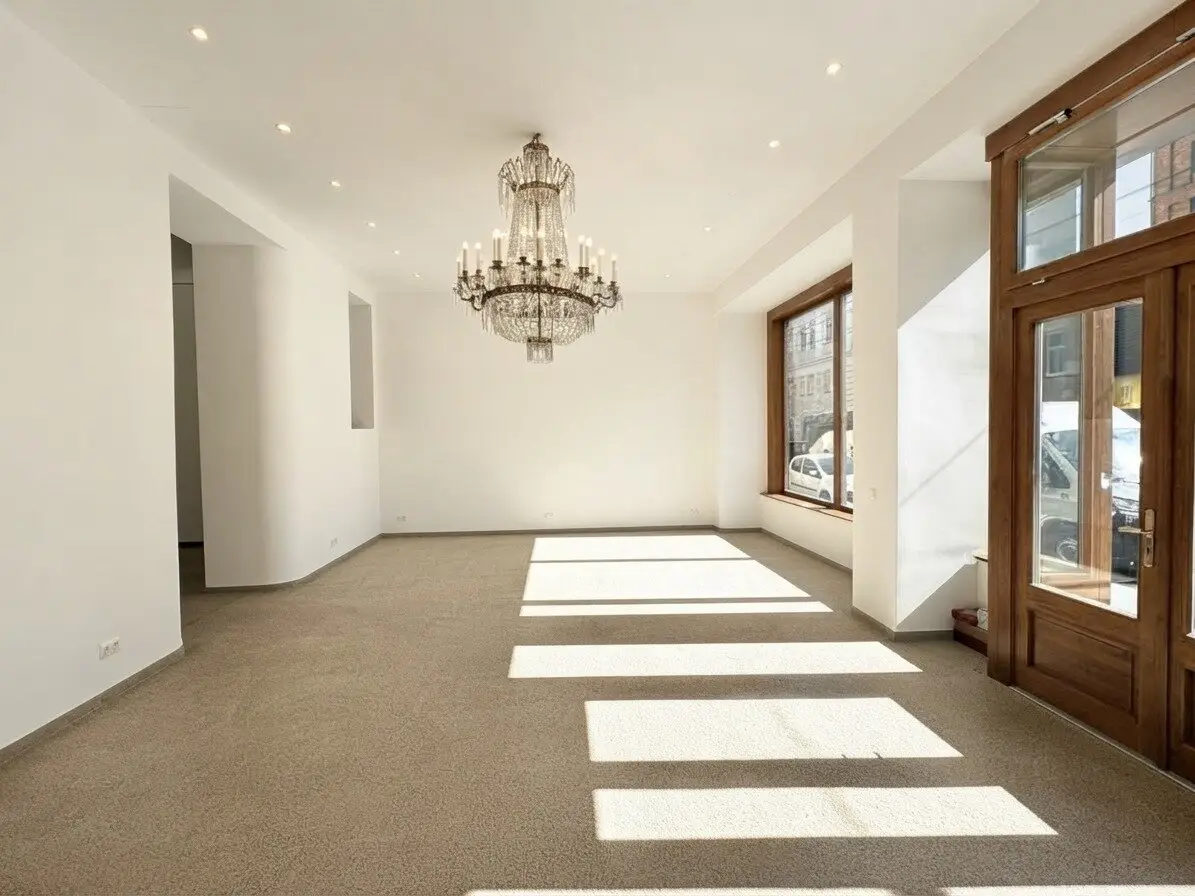 Elegant retail space with beautiful portal in representative period building
