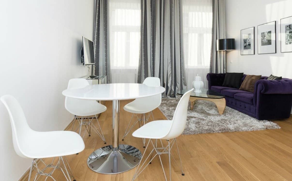Voll möblierte 2-Zimmer-Wohnung – 50 m², nur wenige Schritte zur U6