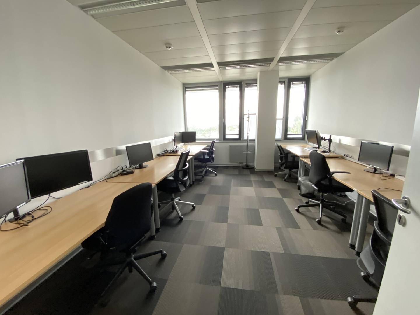 Modernes Businessstandort Neubauwohnung im EURO PLAZA