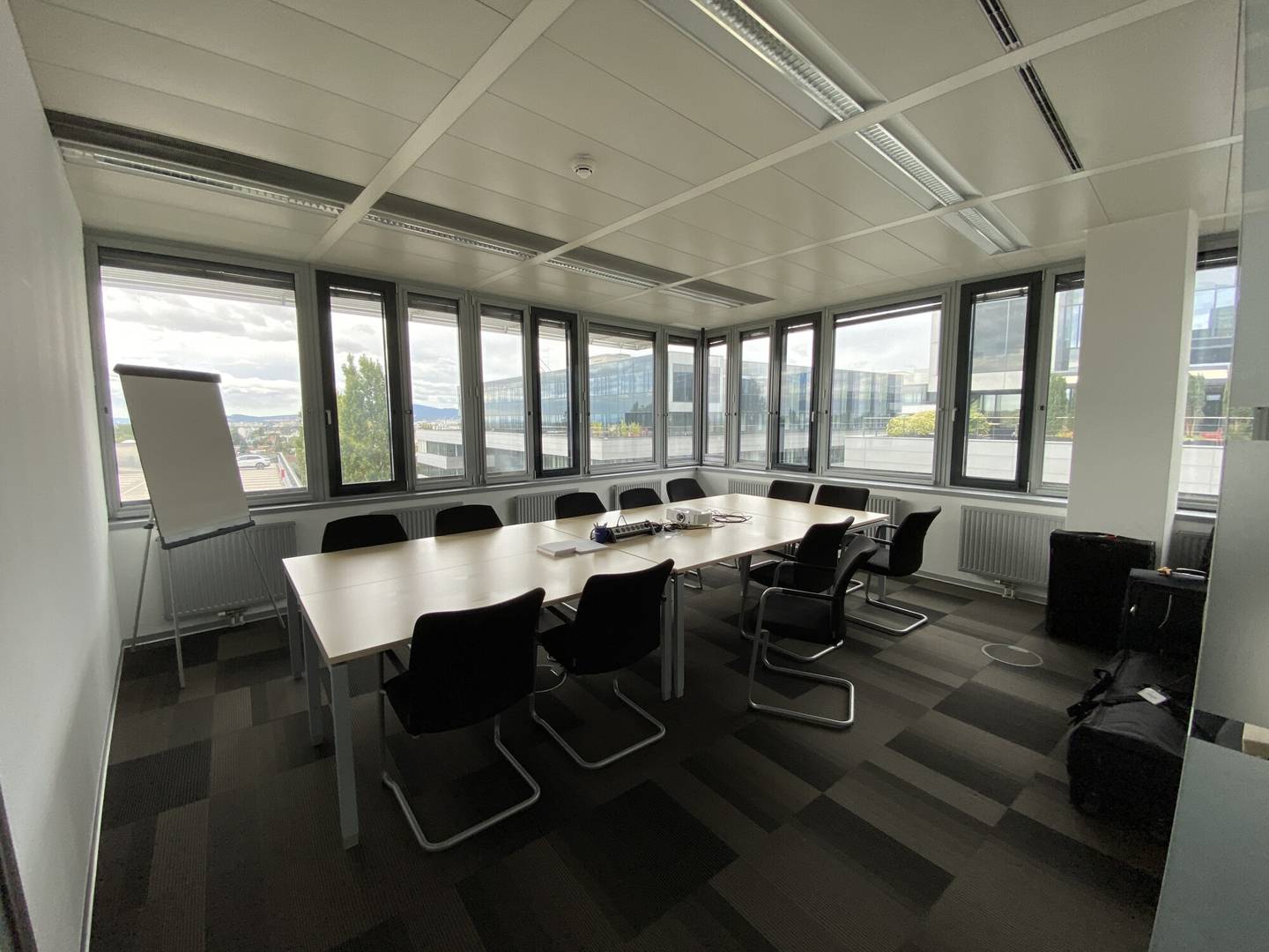Modernes Businessstandort Neubauwohnung im EURO PLAZA