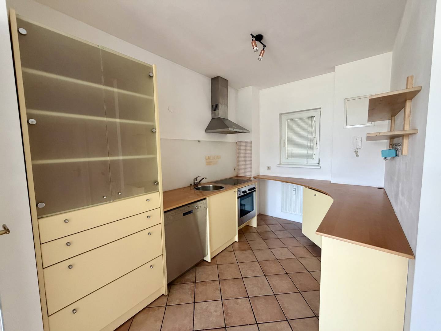 Helle Wohnung mit Loggia und eigenem Parkplatz
