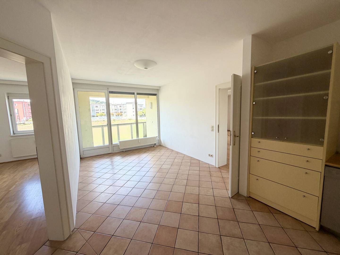 Helle Wohnung mit Loggia und eigenem Parkplatz
