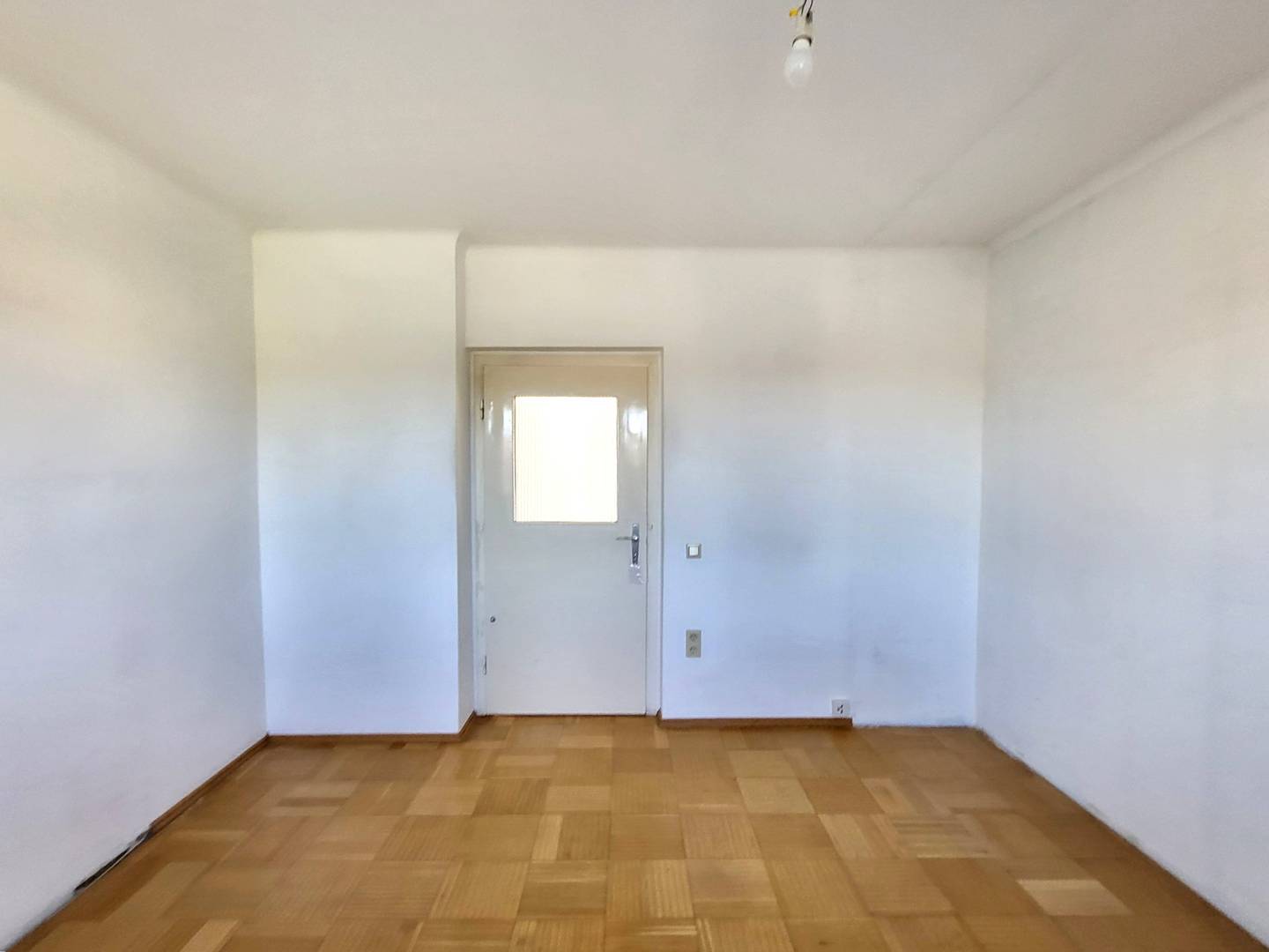 Bright apartment with garden use and fireplace connection