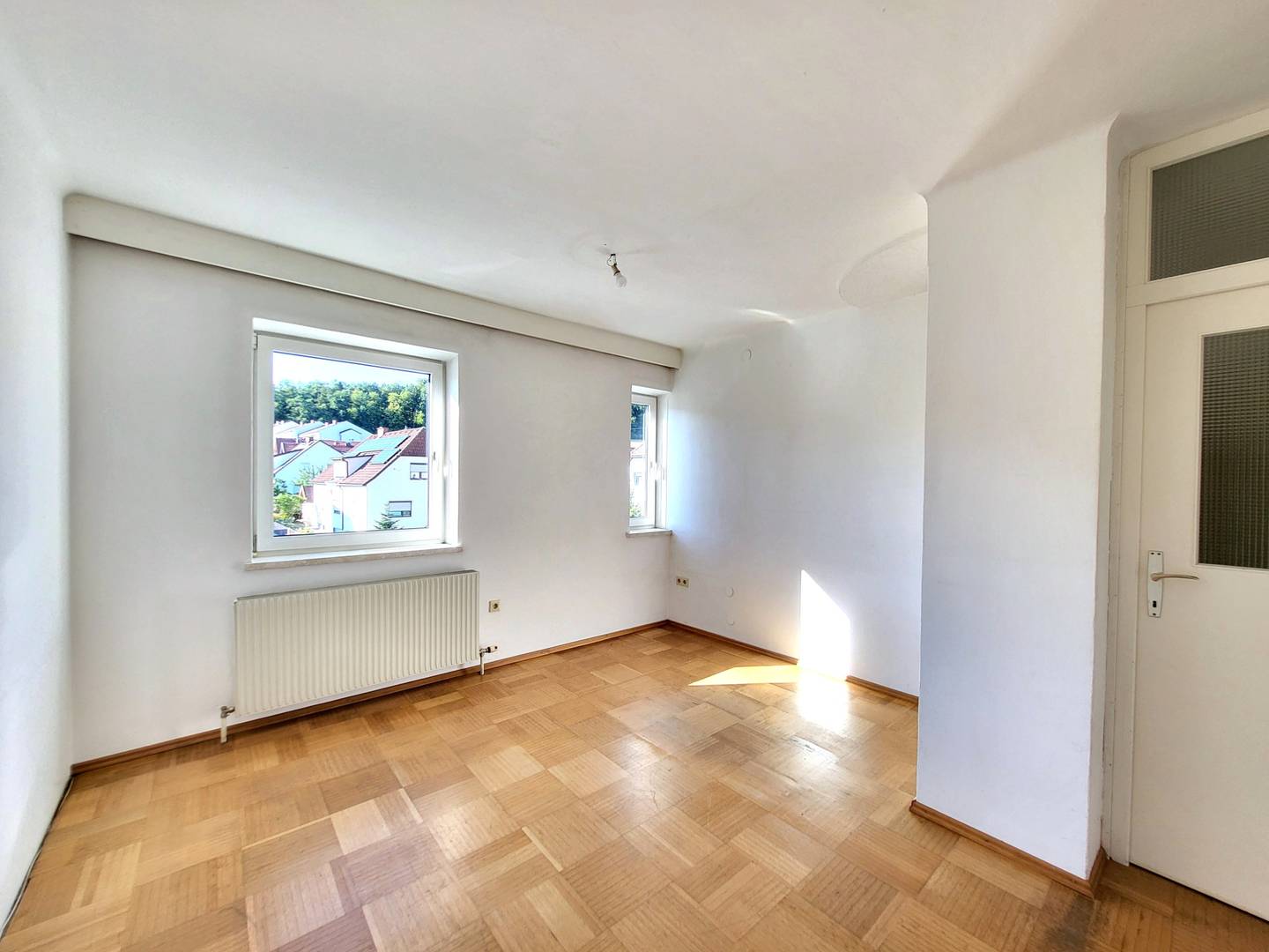 Bright apartment with garden use and fireplace connection