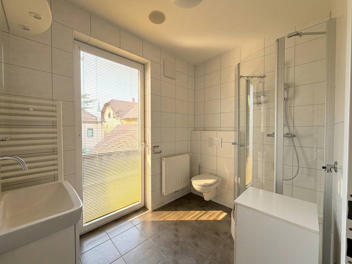 Apartment with large private garden and balcony