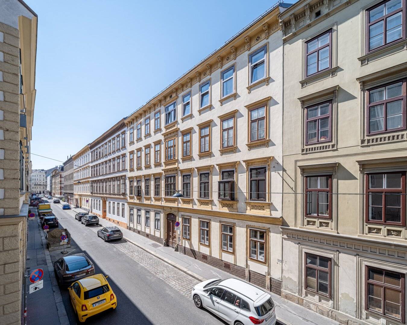 Zinshaus aus langjährigem Privatbesitz – Naschmarkt ums Eck – U4 Kettenbrückengasse ca. 150 m