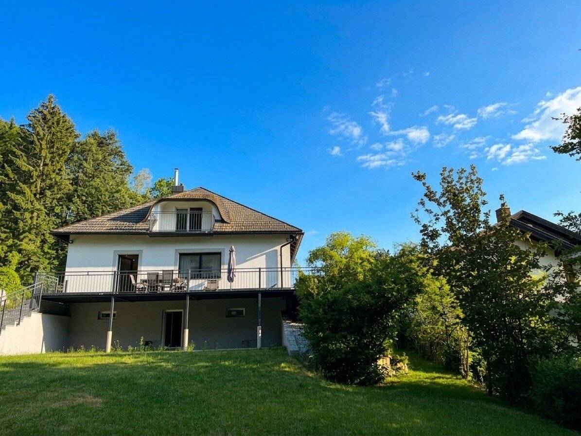 TOP HAUS mit 210 m² WNFL in GRÜNRUHELAGE mit GARTEN - zwei EINGÄNGE