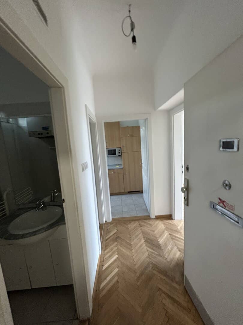 Helle freundliche 1,5 Zimmer Wohnung mit Terrasse