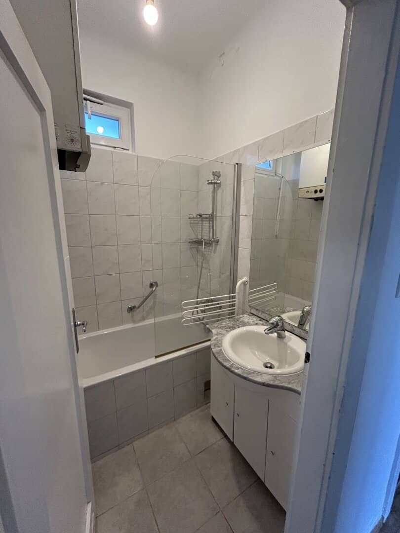 Helle freundliche 1,5 Zimmer Wohnung mit Terrasse