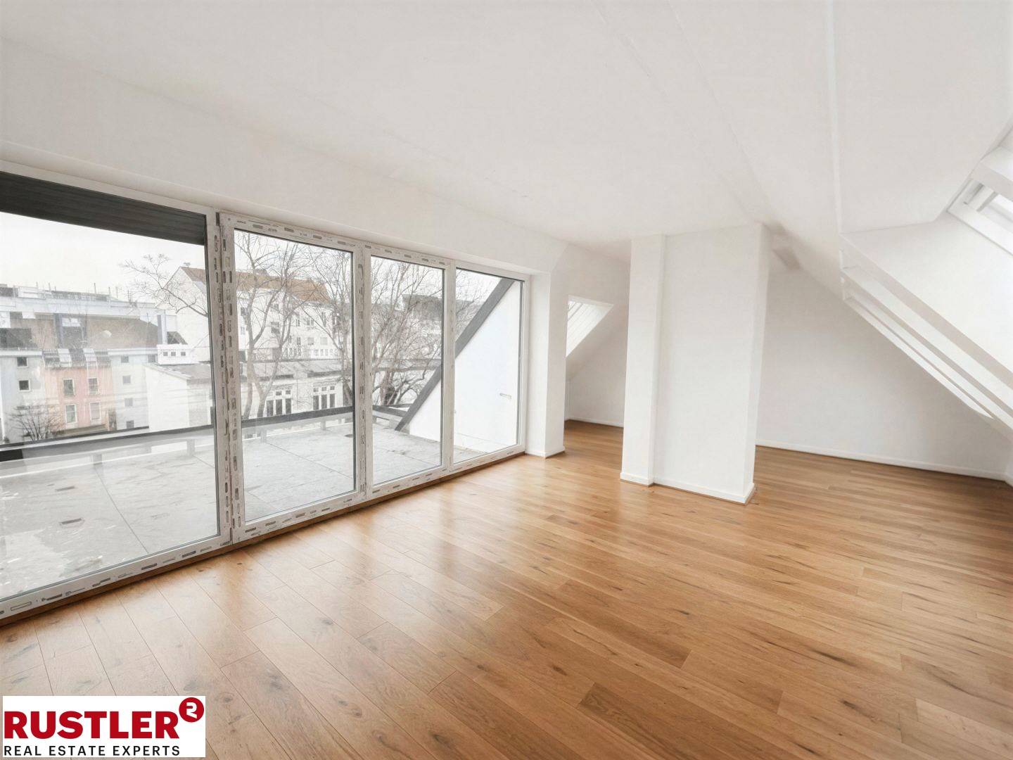 Maisonettewohnung beim Kutschkermarkt mit hofseitiger Terrasse