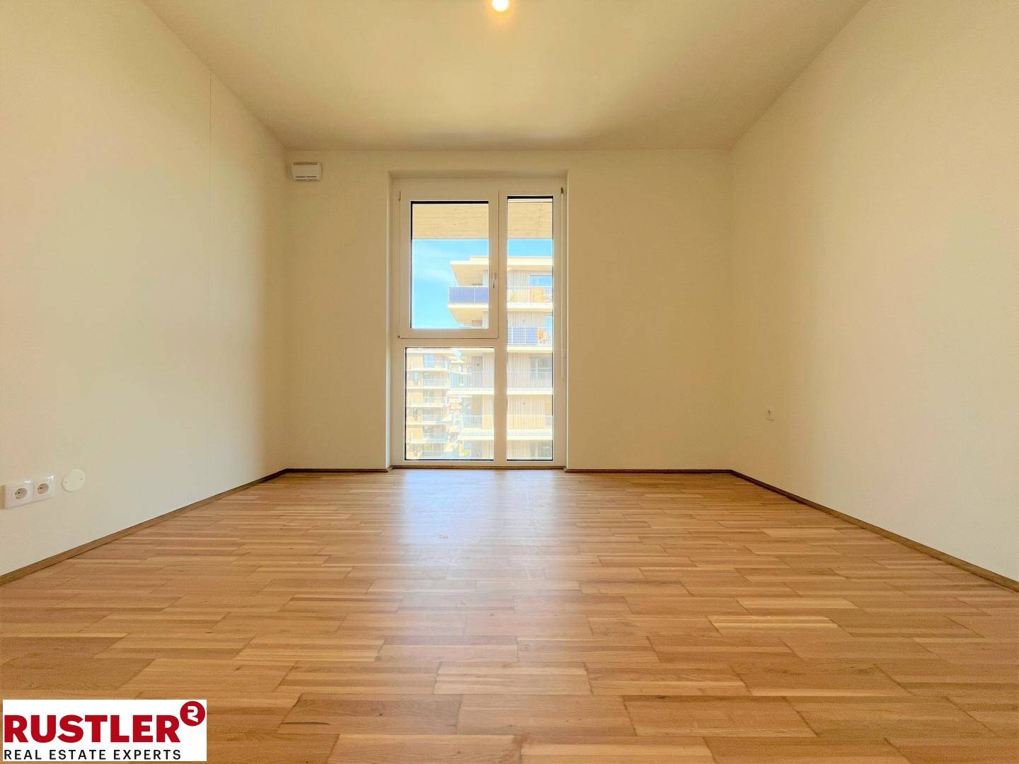 Bright Wohnung with balcony near the park