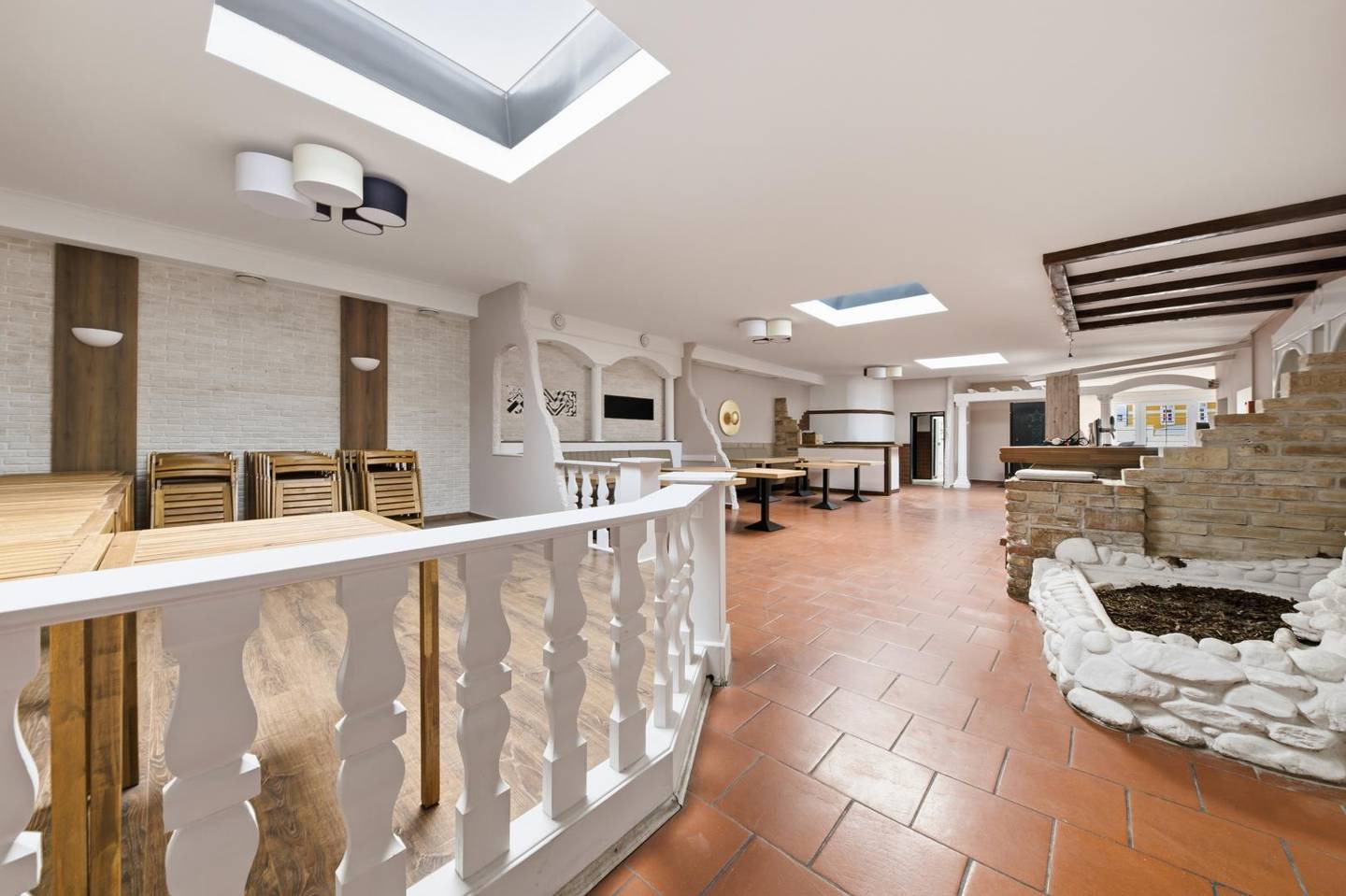 Professional kitchen and terrace in central location apartment