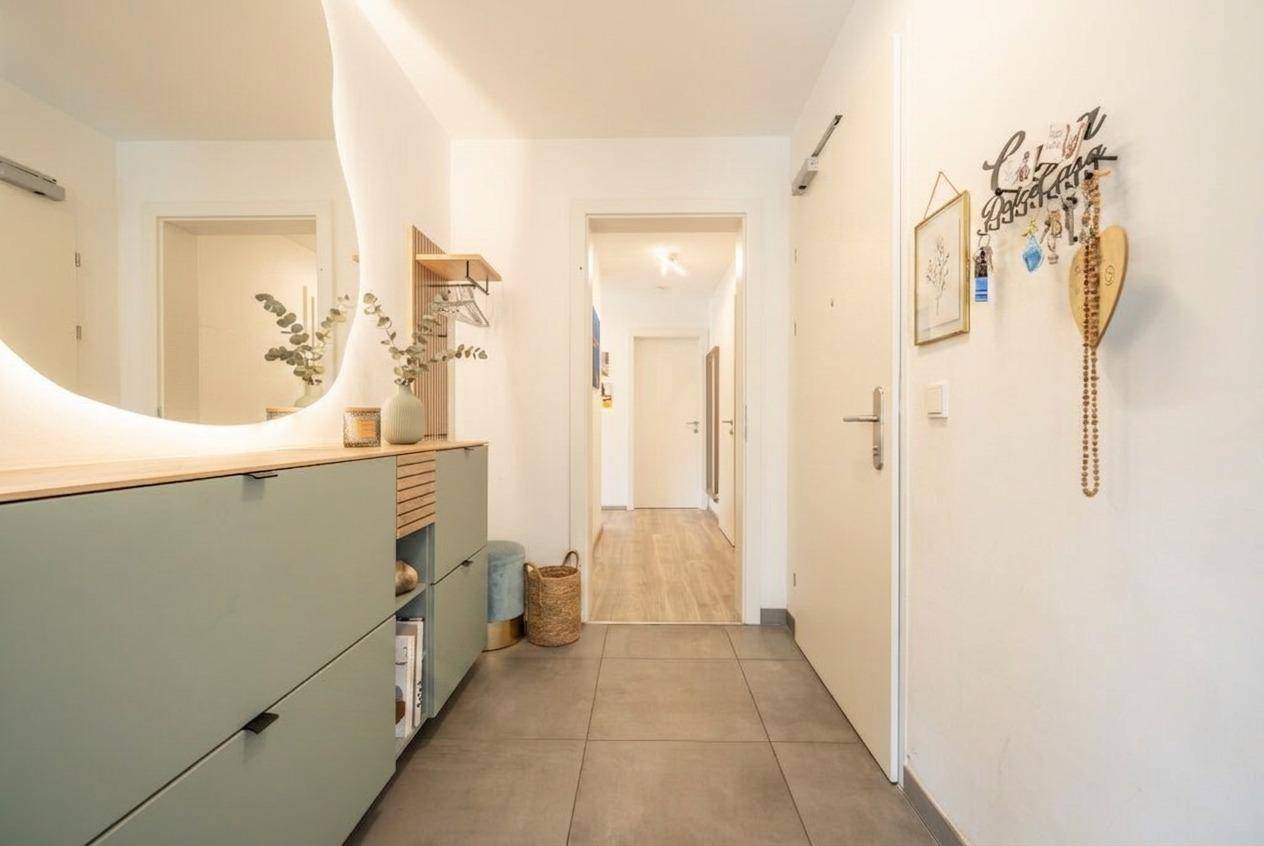 Apartment with private garden and two terraces