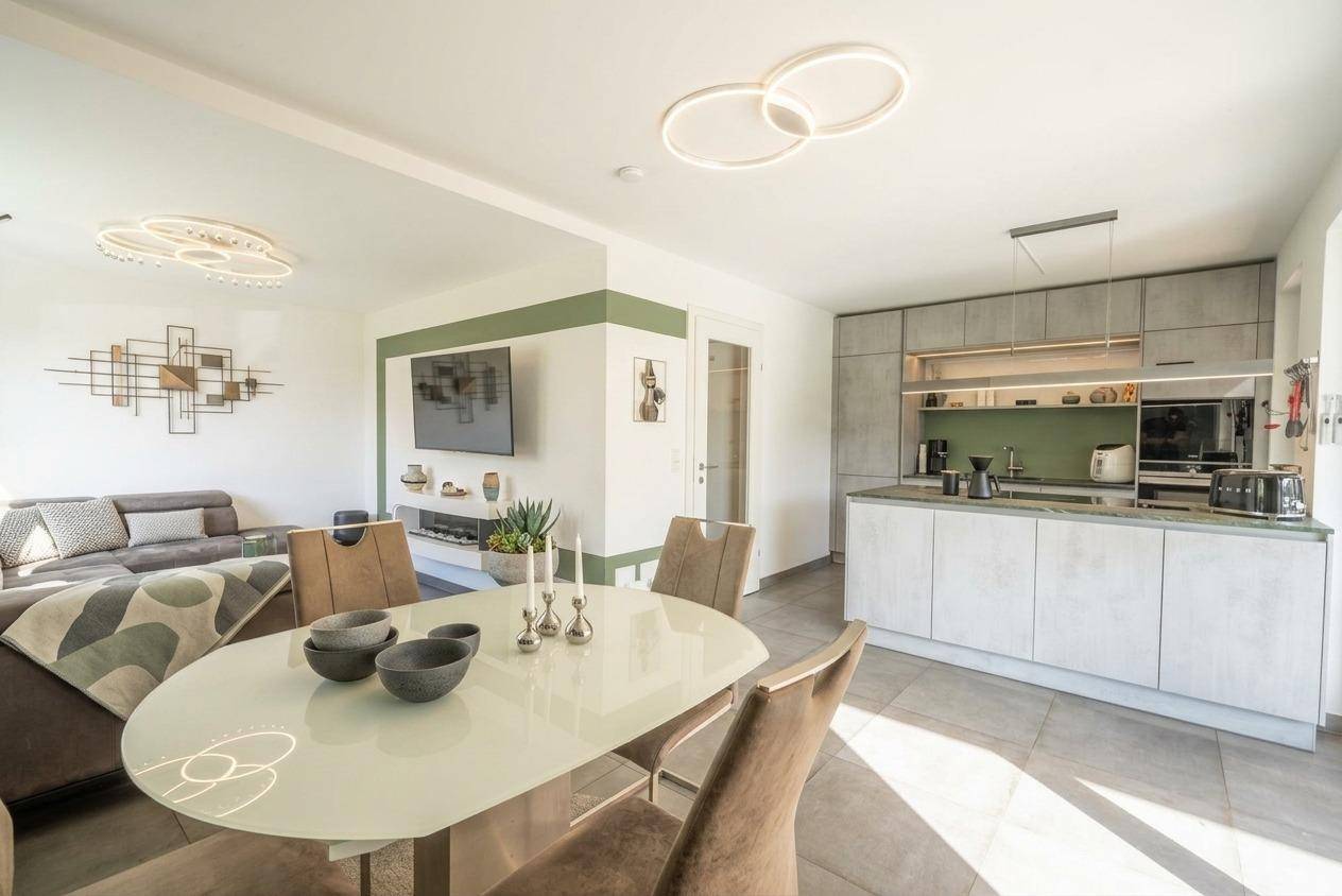 Apartment with private garden and two terraces