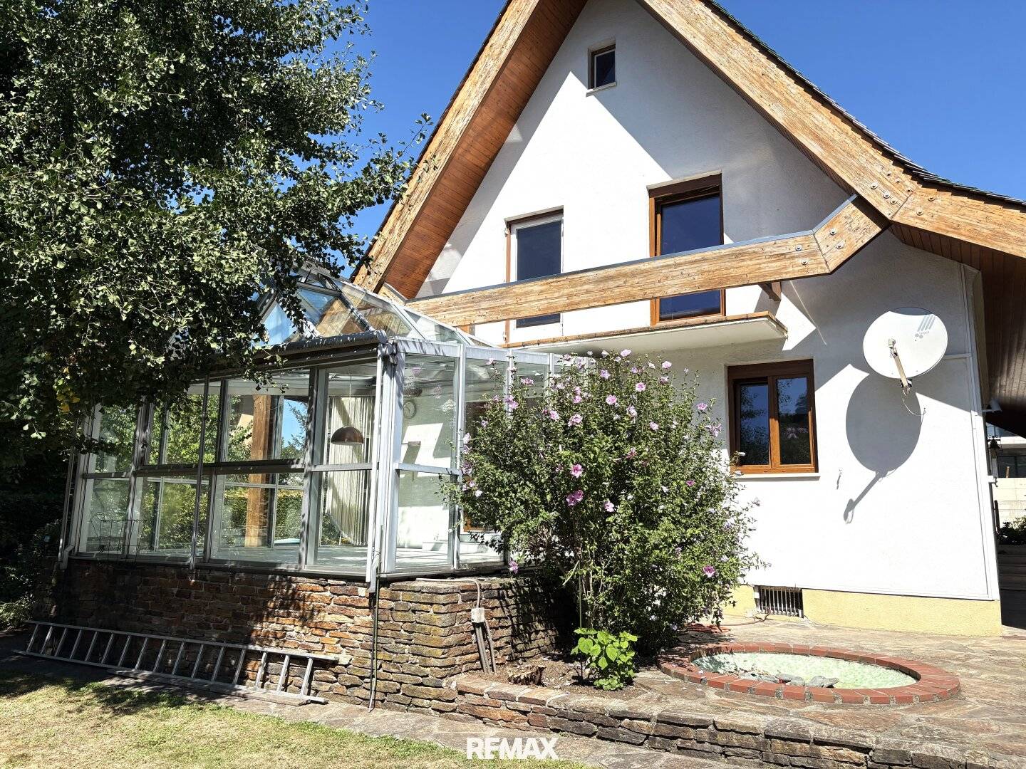 House in need of renovation with great potential in sought-after location - St. Peter