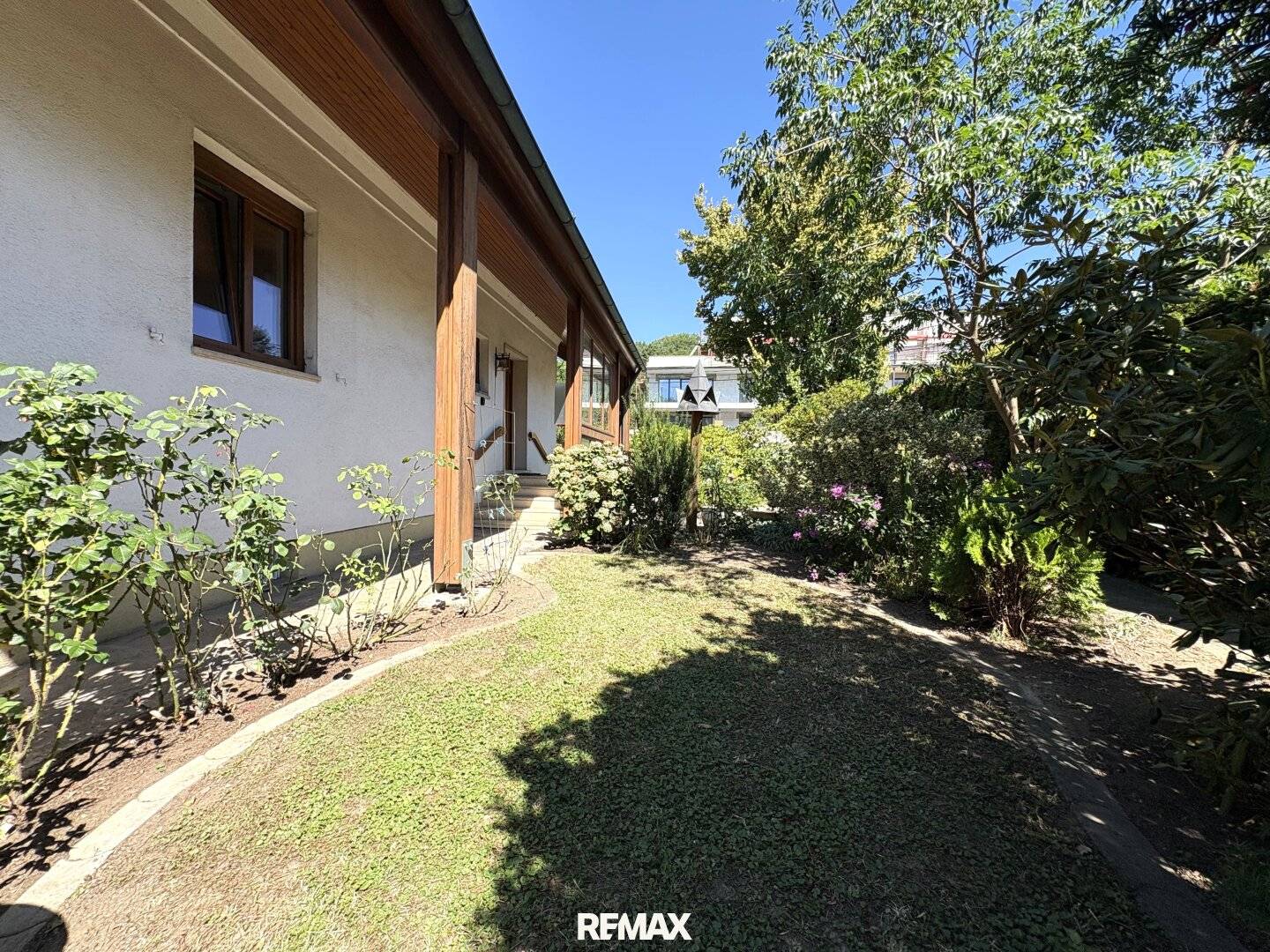 House in need of renovation with great potential in sought-after location - St. Peter