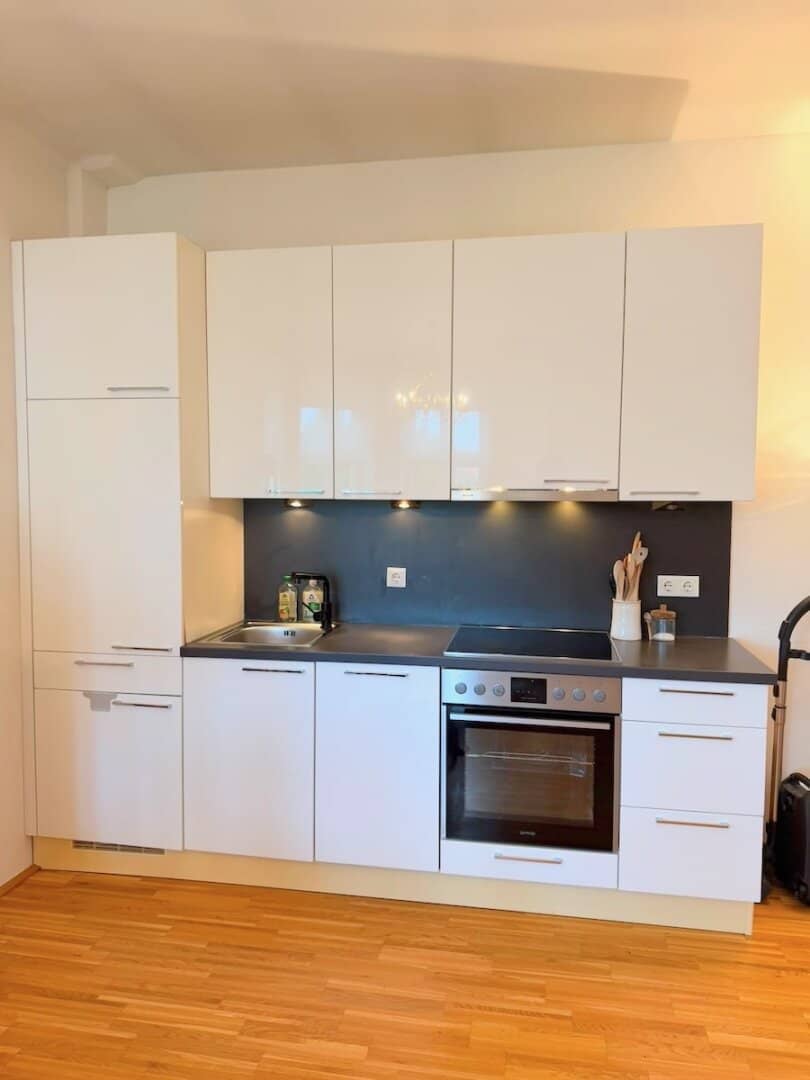 NÄHE UNI-CAMPUS KREMS! CHARMANTE 2 ZIMMER- WOHNUNG mit BALKON!