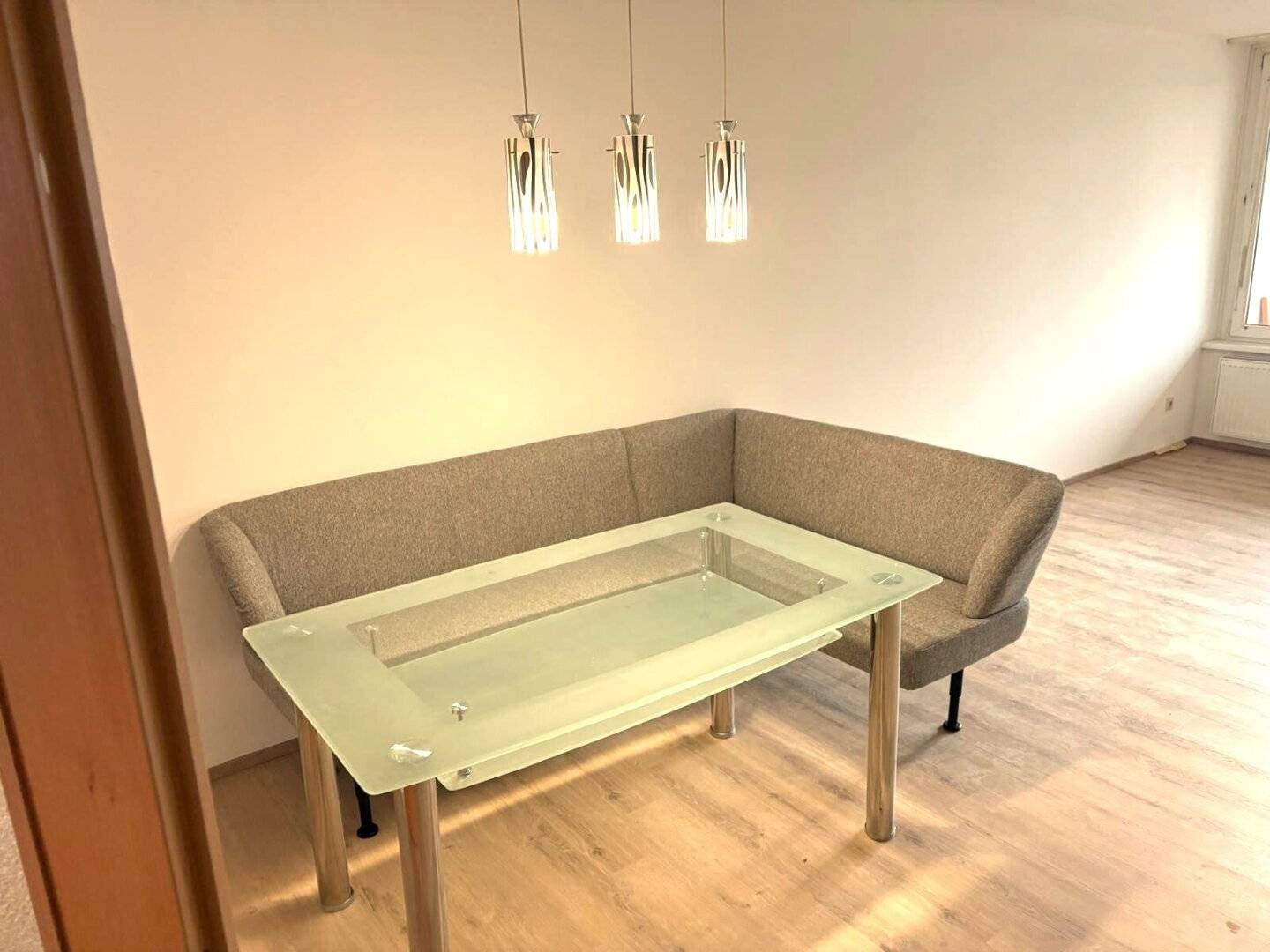 Traumhafte teilmöblierte Wohnung mit Loggia und Pool am Dach