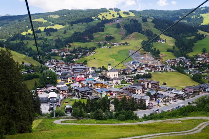 Apartmenthaus – einzigartige Ski-in/Ski-out Lage in Saalbach mit außergewöhnlichem Erweiterungs- und Entwicklungspotential