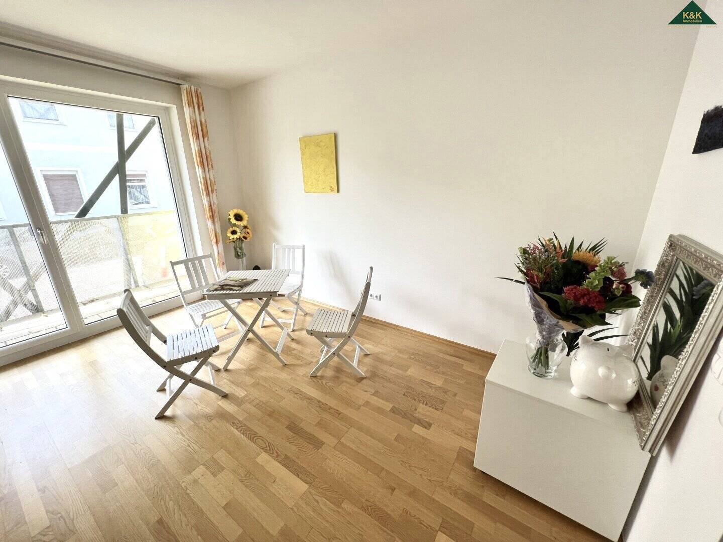 PHYSIOTHERAPEUT/IN, MASSEUR/IN, SHIATSU, BIRTH -TRAINERIN, PRAXIS, BÜRO - ZENTRAL GELEGEN
