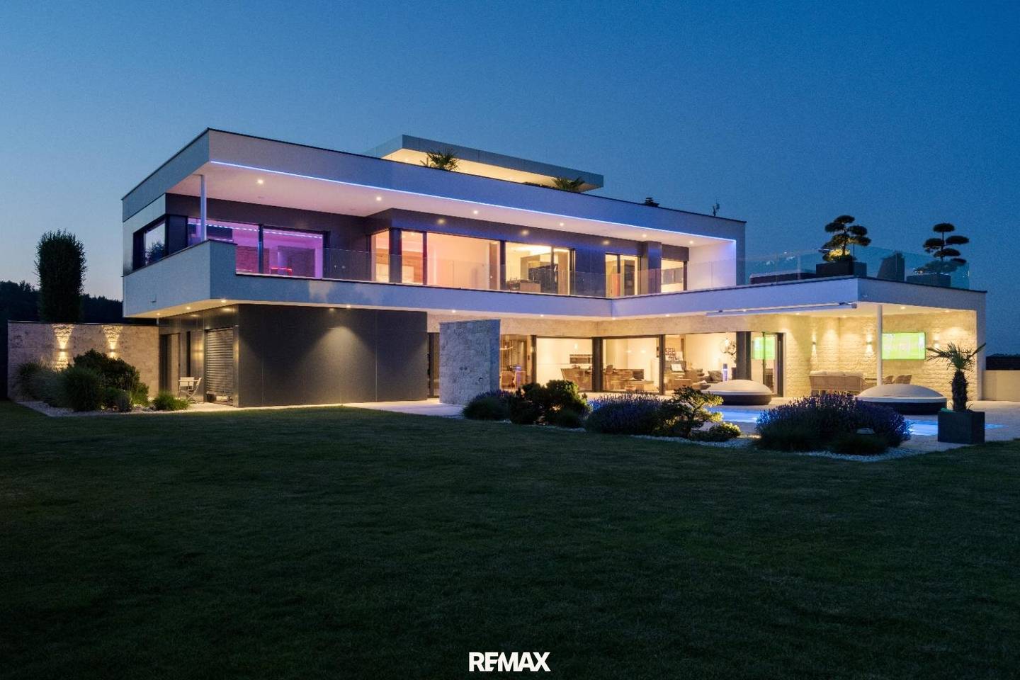 Selten. Privat. Großzügig. Eine Villa für höchste Ansprüche.