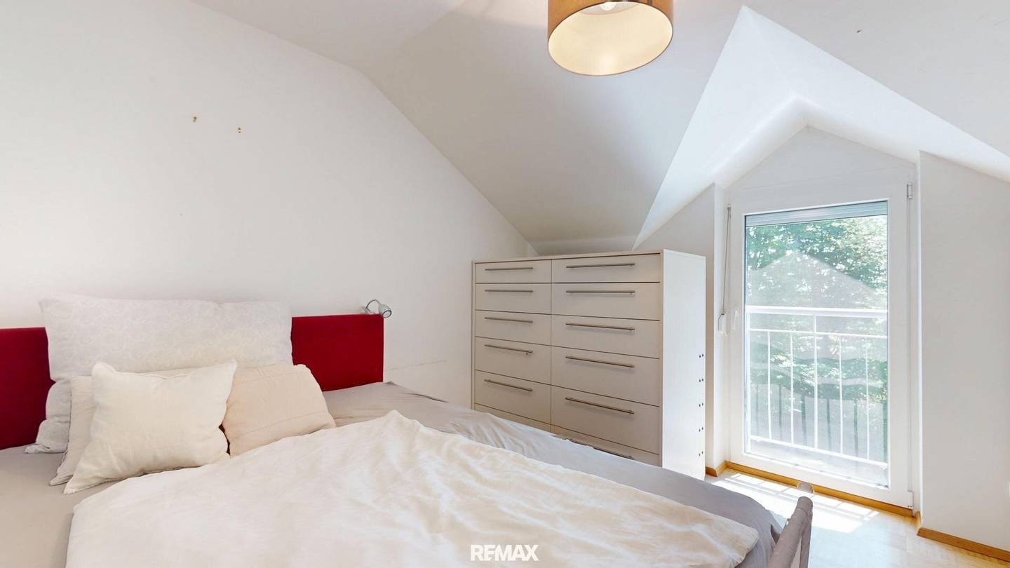 Dachgeschossflair am Siedlungsrand – 82 m² Wohnkomfort mit Balkon