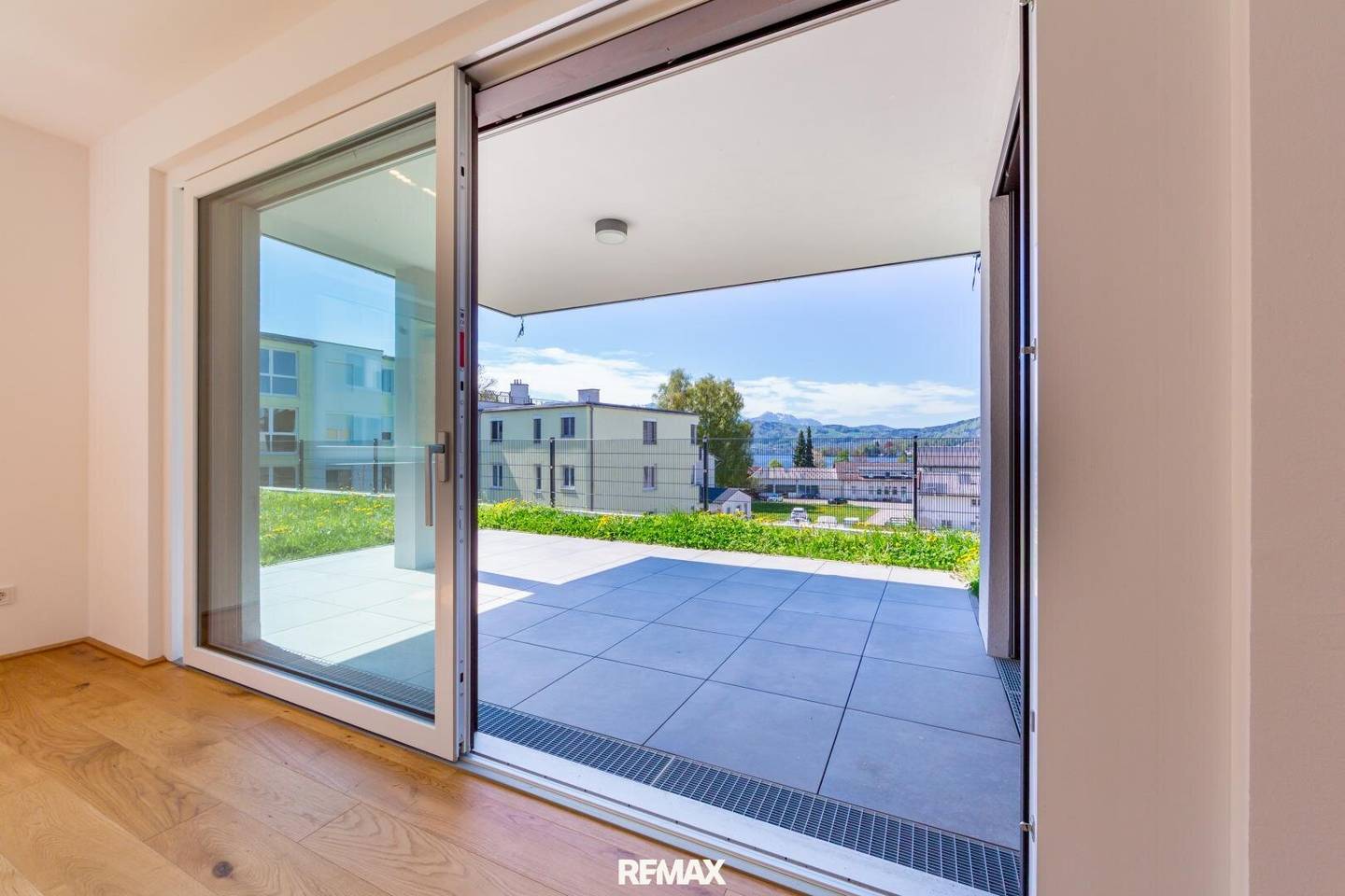 Gartenwohnung am Traunsee: 107 m² Wohnkomfort mit 216 m² Eigengarten