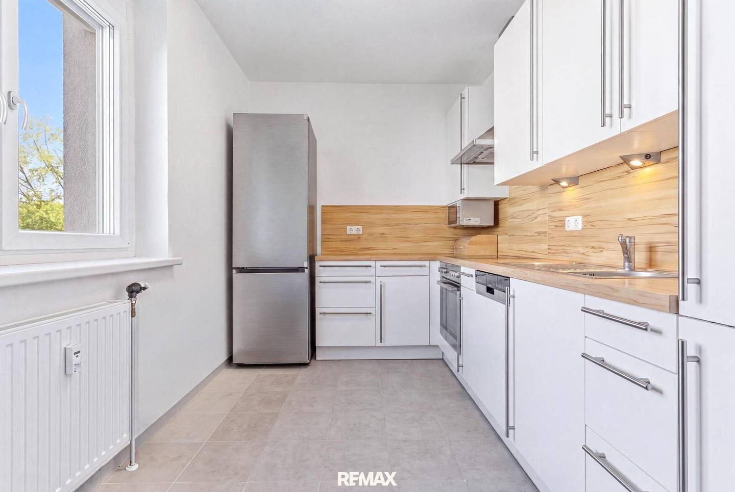 Umfassend modernisierte 2-Zimmer-Wohnung mit Loggia in Wels - Gartenstadt