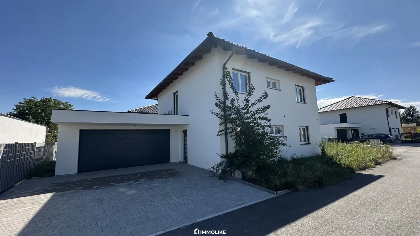 Newly built family house in Waizenkirchen | 5 rooms | approx. 142 m² living space | double garage | turnkey