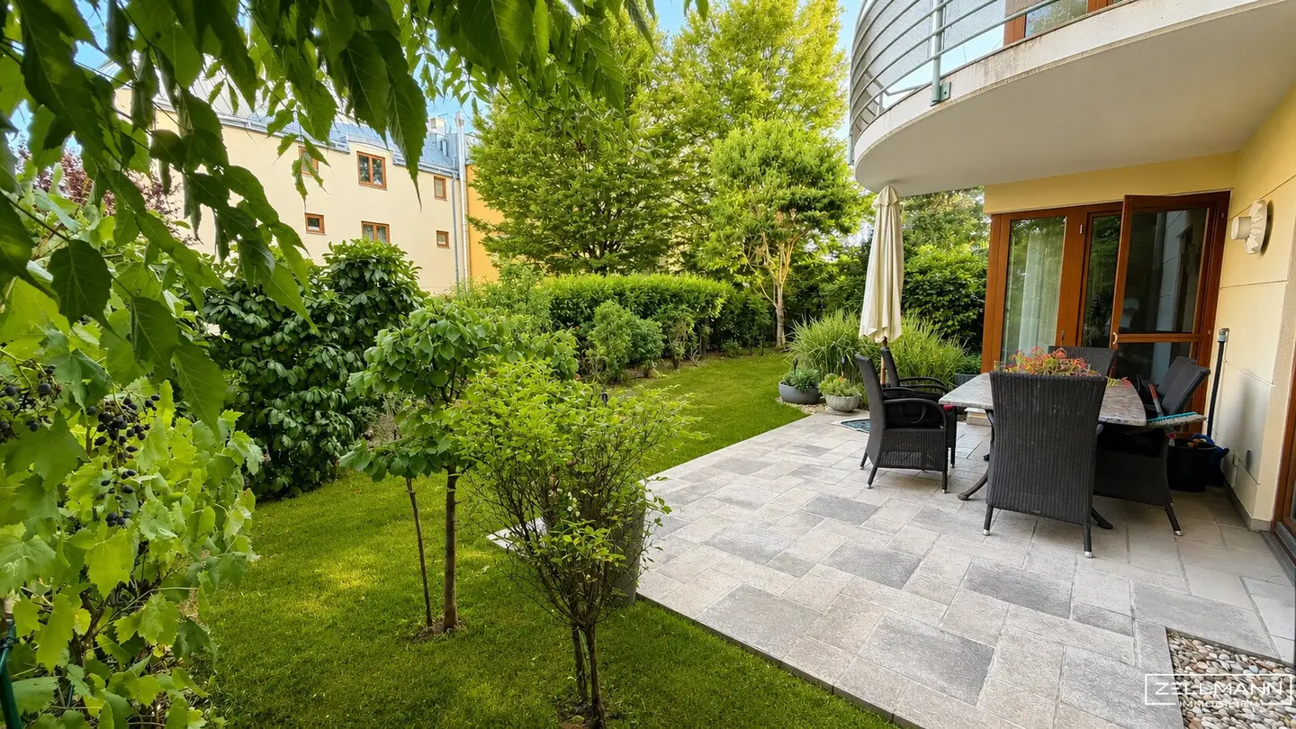 Ein Garten zum Verlieben – großzügiges Wohnen mit viel Privatsphäre & zwei Garagenplätzen | ZELLMANN IMMOBILIEN