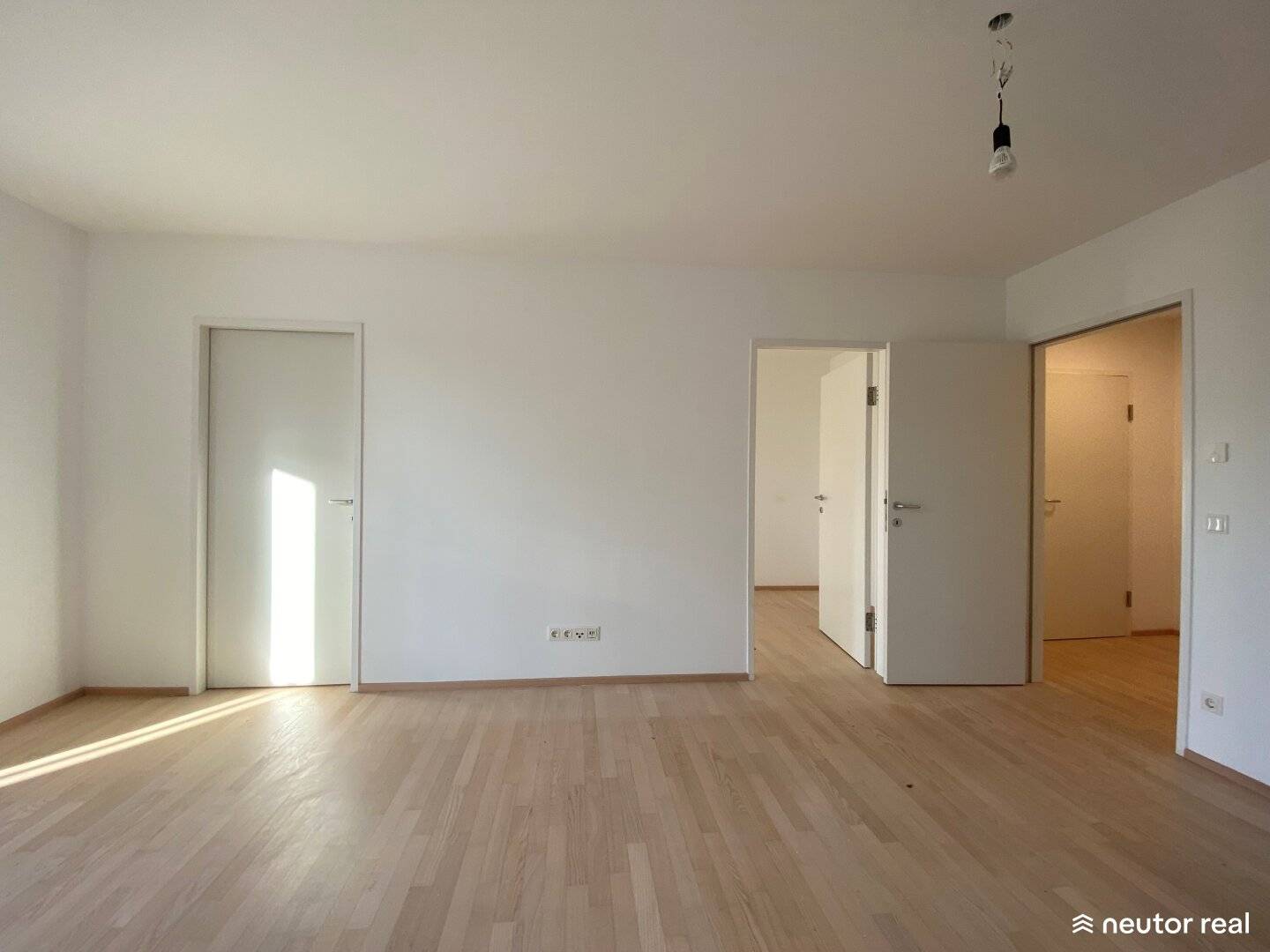 WOHNEN AN DER OBEREN ALTEN DONAU - SINGELHIT - 2 ZIMMER TERRASSENWOHNUNG MIT TRAUMBLICK ÜBER WIEN
