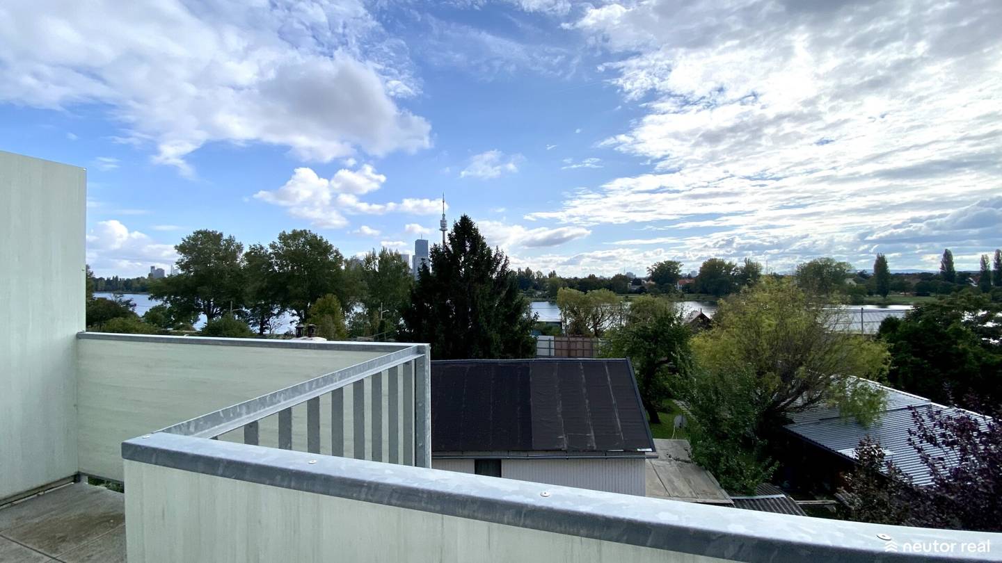 WOHNEN AN DER OBEREN ALTEN DONAU - SINGELHIT - 2 ZIMMER TERRASSENWOHNUNG MIT TRAUMBLICK ÜBER WIEN