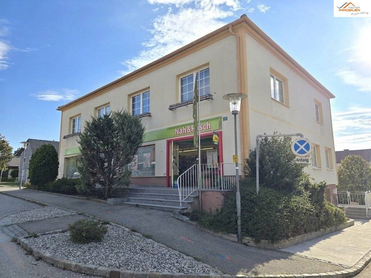 großzügig, zentral, vielseitig– Liegenschaft mit Wohnung, Geschäft und großem Grundstück in Würflach zu verkaufen!