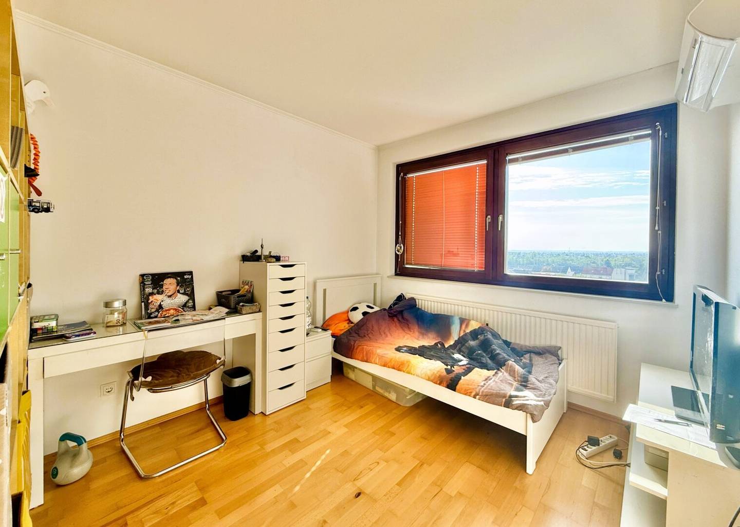 WOHNEN mit WEITBLICK | ca. 93 m² WFL | 3 Zimmer | Loggia | 7. Liftstock | PKW-Stellplatz