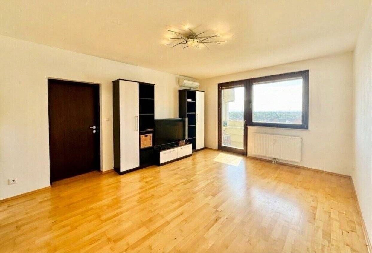 WOHNEN mit WEITBLICK | ca. 93 m² WFL | 3 Zimmer | Loggia | 7. Liftstock | PKW-Stellplatz