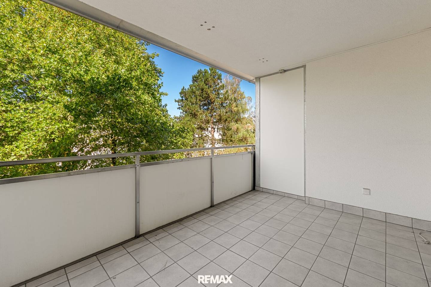 Großzügige 3-Zimmer-Wohnung mit Loggia in zentrumsnaher Lage