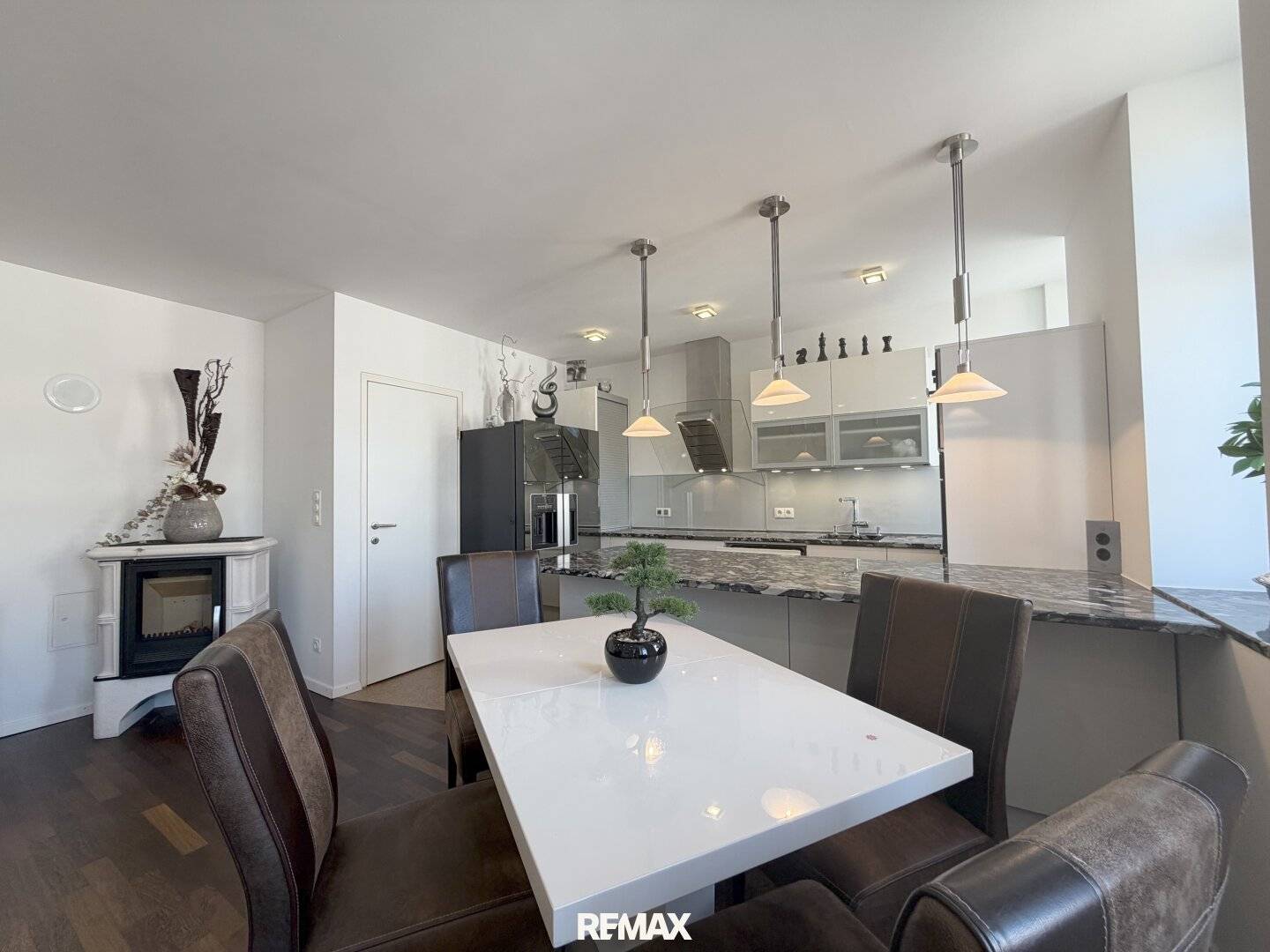 Exklusive 3-Zimmer-Neubauwohnung mit Balkon – Top-Ausstattung & komplett möbliert