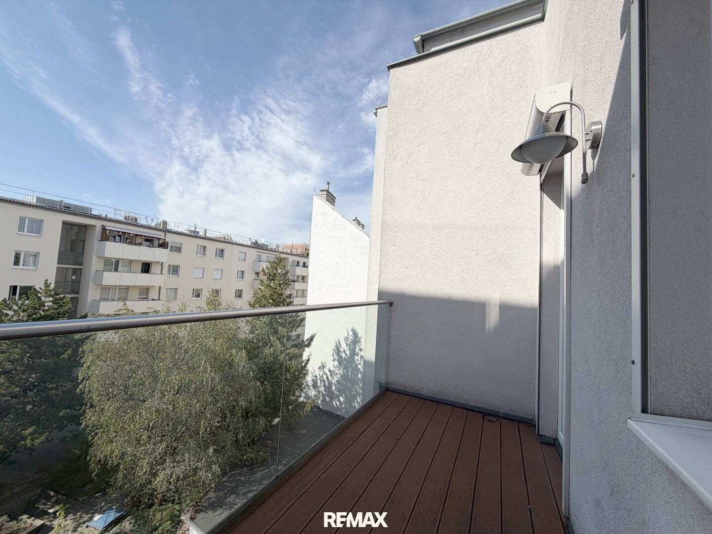 Exklusive 3-Zimmer-Neubauwohnung mit Balkon – Top-Ausstattung &amp; komplett möbliert