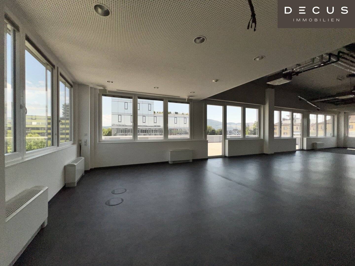 Attraktive Büroflächen in toller Lage mit sehr großzügigen Raumhöhen nahe der Donau in LINZ