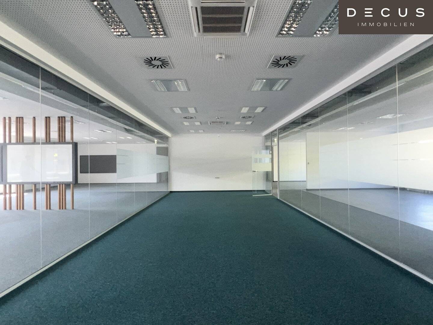Attraktive Büroflächen in toller Lage mit sehr großzügigen Raumhöhen nahe der Donau in LINZ