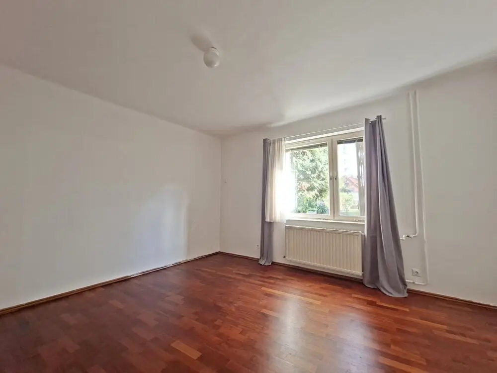Gemütliche ebenerdige 2-Zimmer-Innenhof-SINGLE-Wohnung im Zentrum von Baden bei Wien