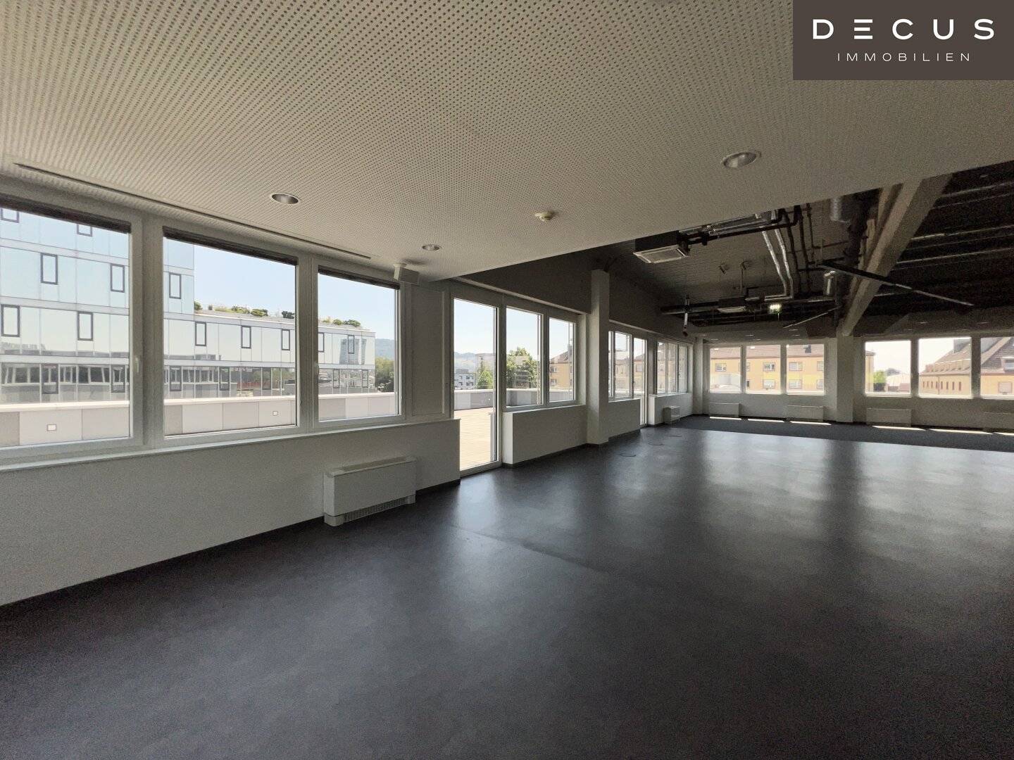 Attraktive Büroflächen in toller Lage mit sehr großzügigen Raumhöhen nahe der Donau in LINZ
