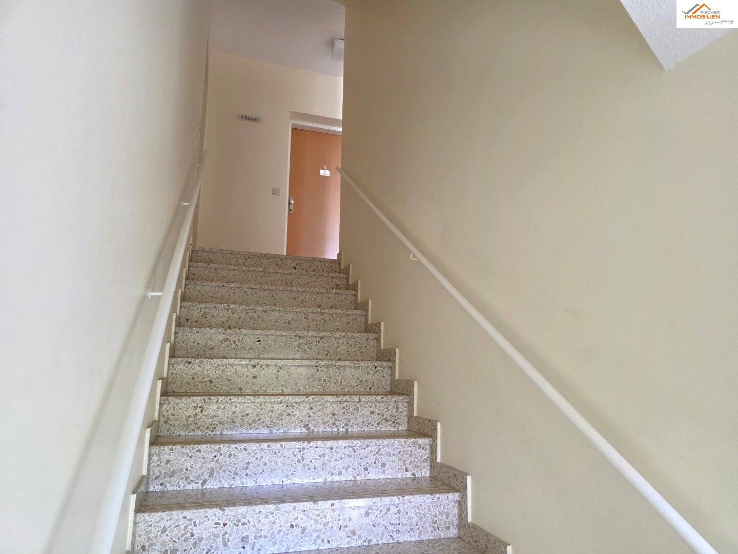 3-Zimmer-Wohnung mit Loggia, Stellplatz und kompletter Möblierung in Neunkirchen