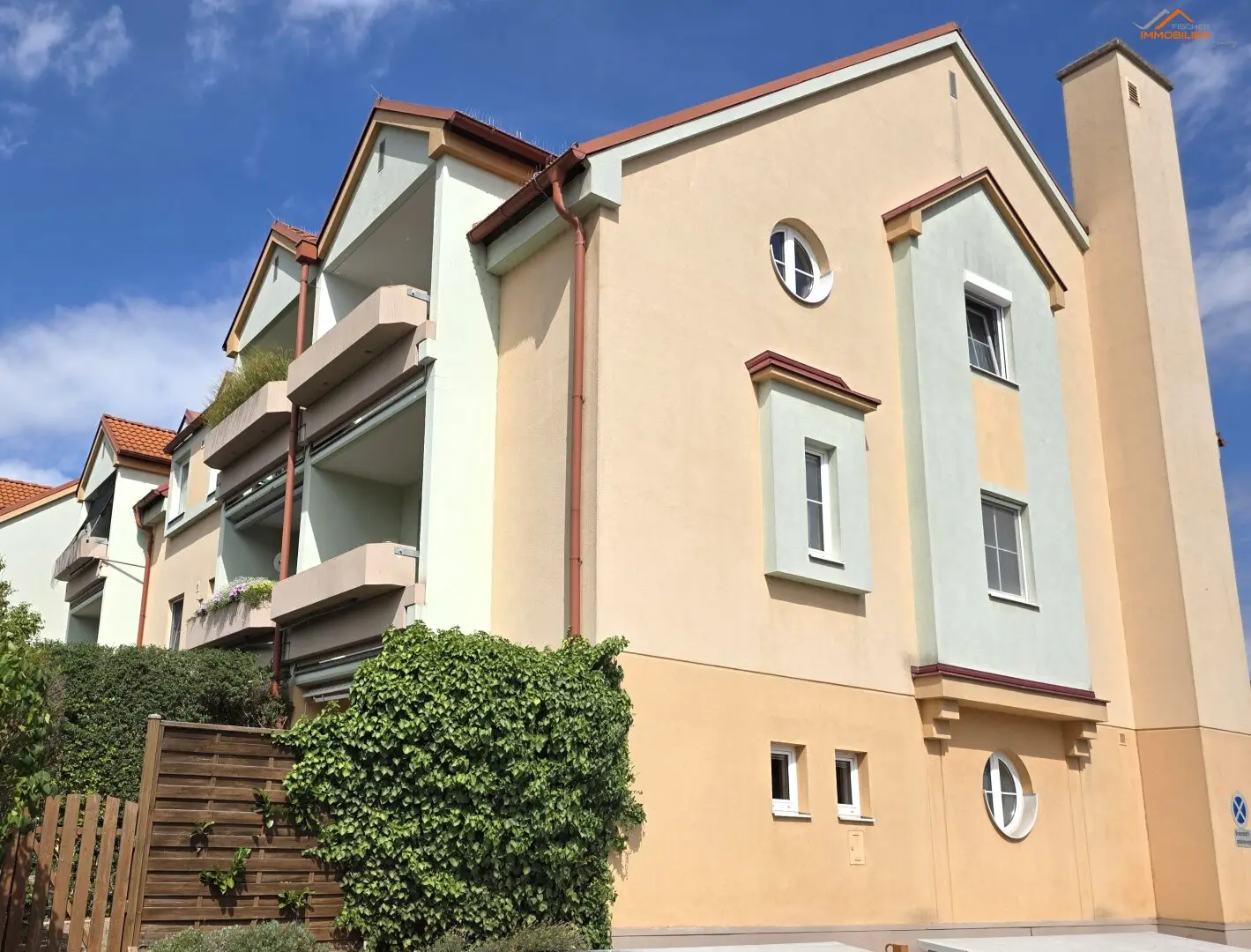 3-room apartment with loggia, parking space and complete furnishings in Neunkirchen