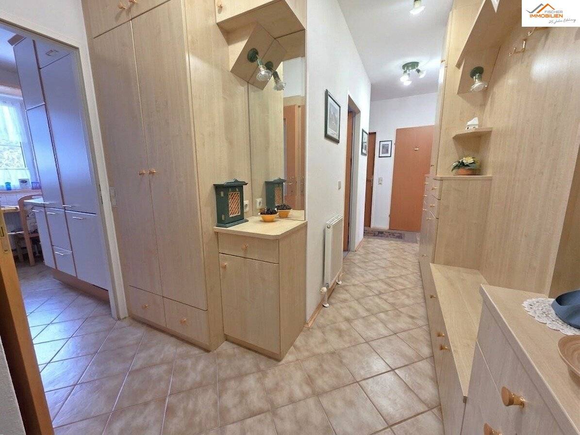 3-Zimmer-Wohnung mit Loggia, Stellplatz und kompletter Möblierung in Neunkirchen